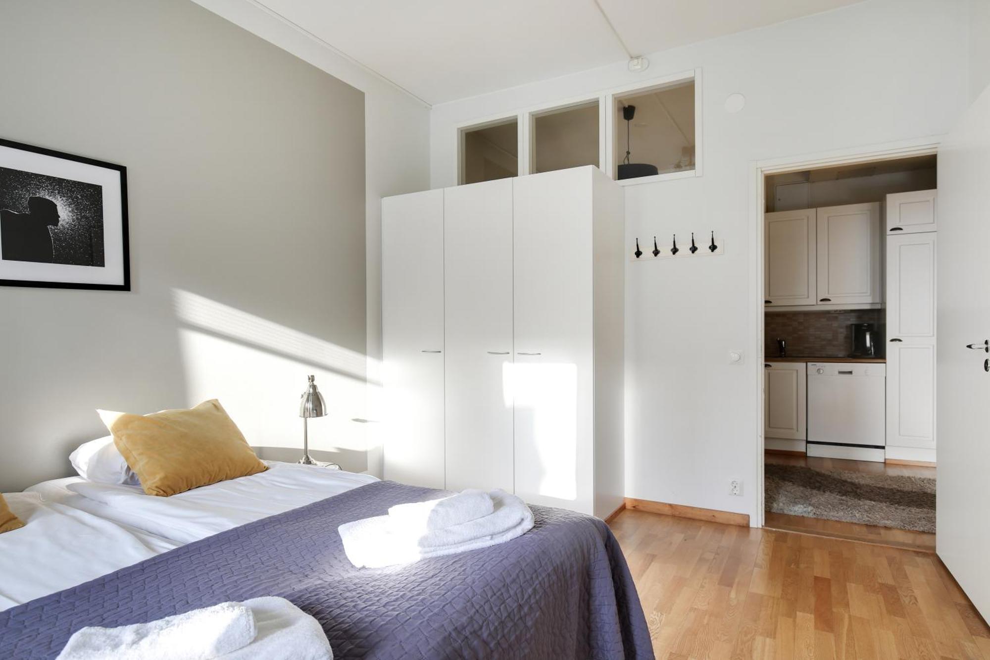 Kotimaailma Apartments Kamppi - 2Br In The City Center With Code Lock Helsinki Dış mekan fotoğraf