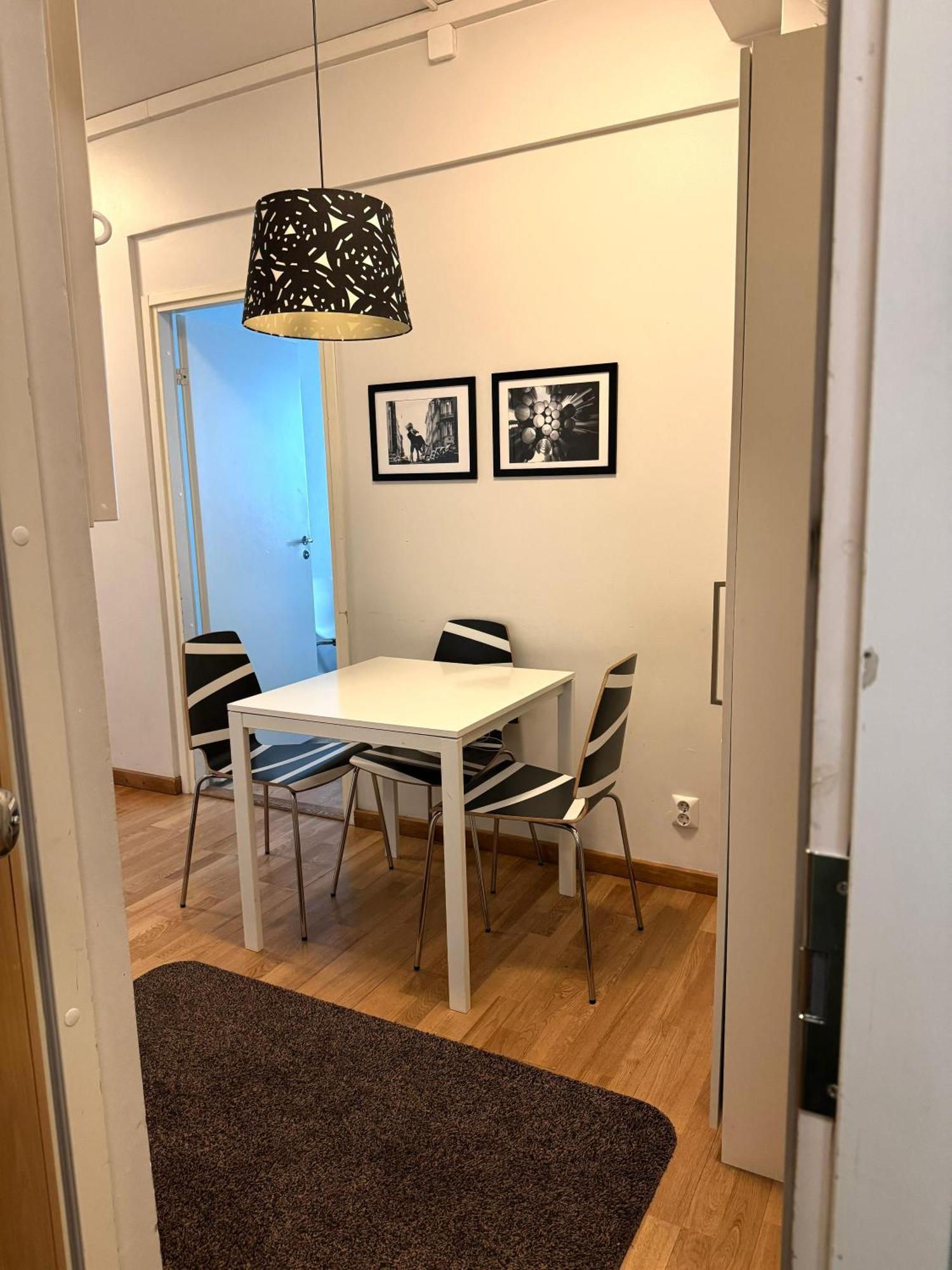 Kotimaailma Apartments Kamppi - 2Br In The City Center With Code Lock Helsinki Dış mekan fotoğraf