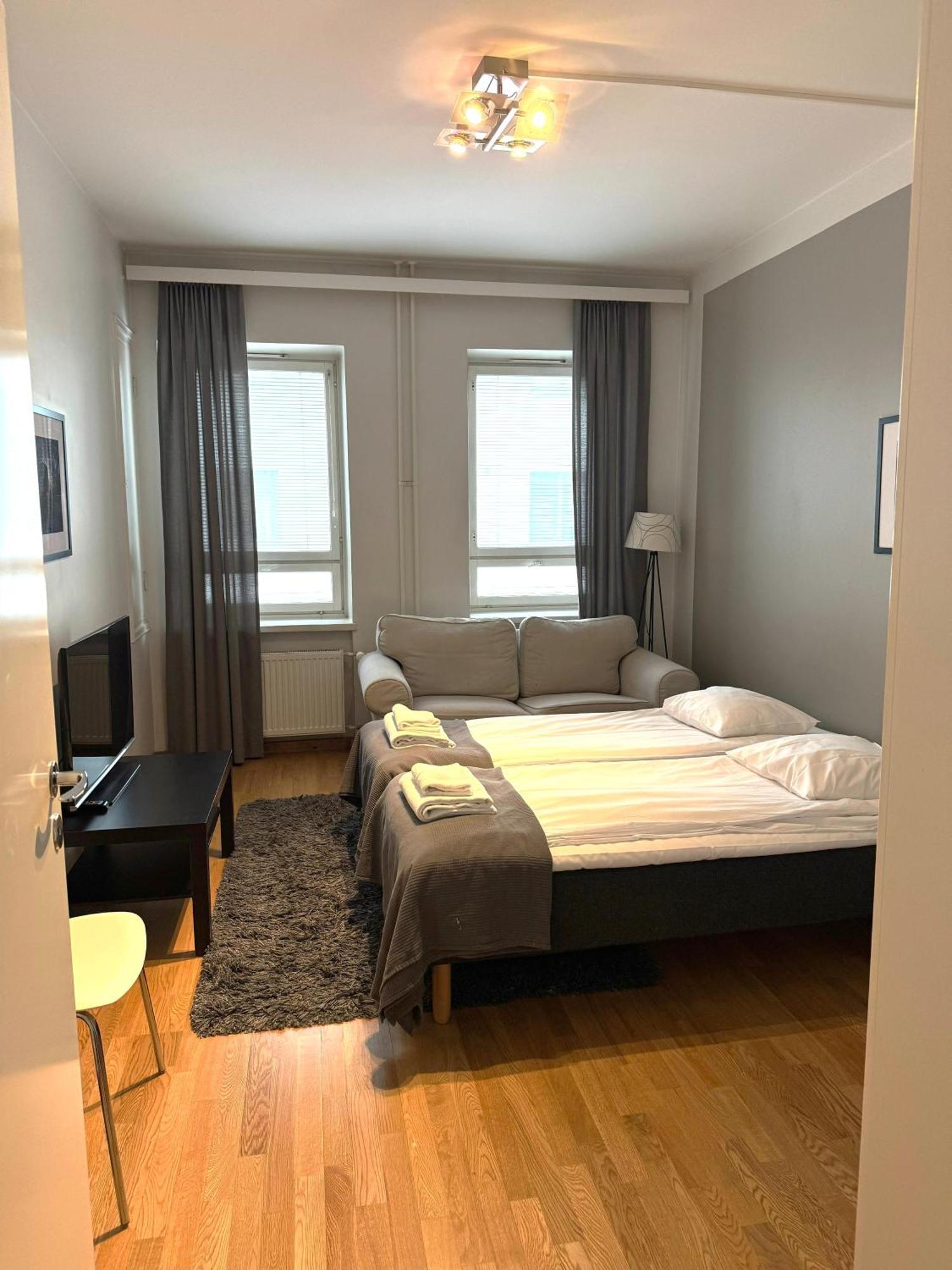 Kotimaailma Apartments Kamppi - 2Br In The City Center With Code Lock Helsinki Dış mekan fotoğraf
